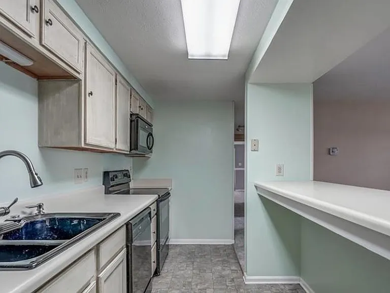7600 Portadown Ct — Photo 10