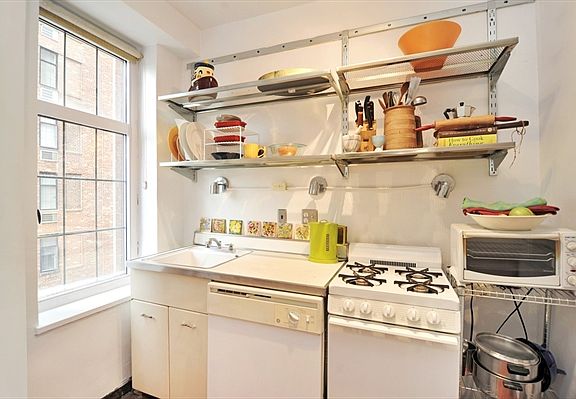 4th image of 405 W 23rd St APT 6B