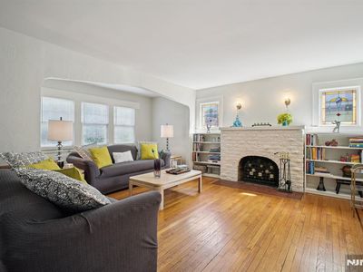 884 Helen St, Teaneck, NJ, 07666