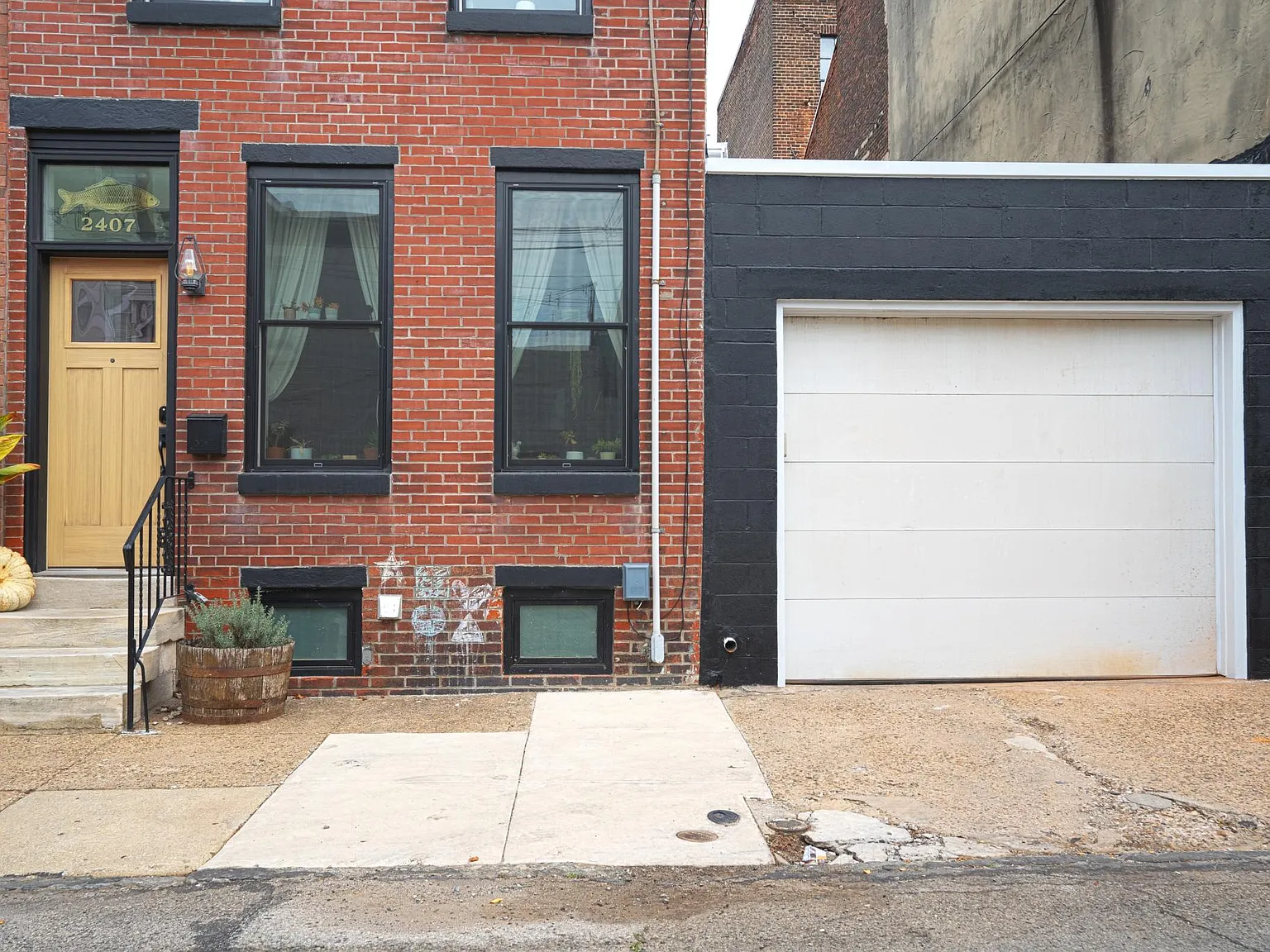 2407 E Gordon St — Photo 1