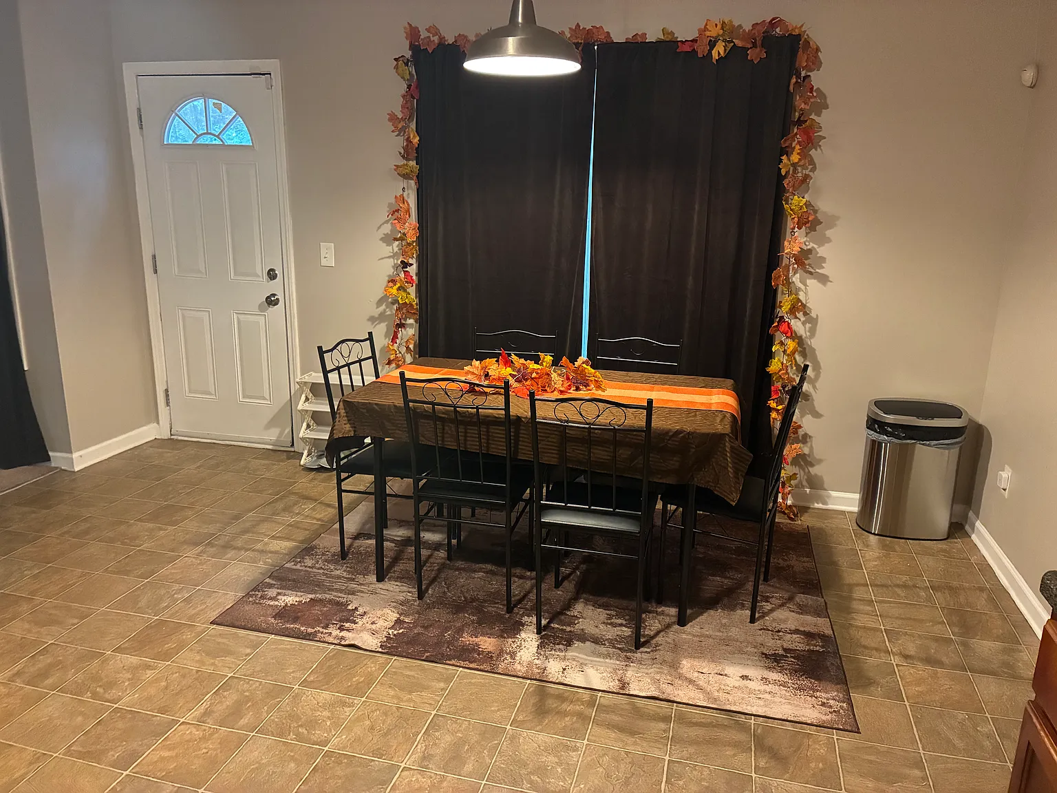 4 bed, 2271 sqft, $800 — Photo 2
