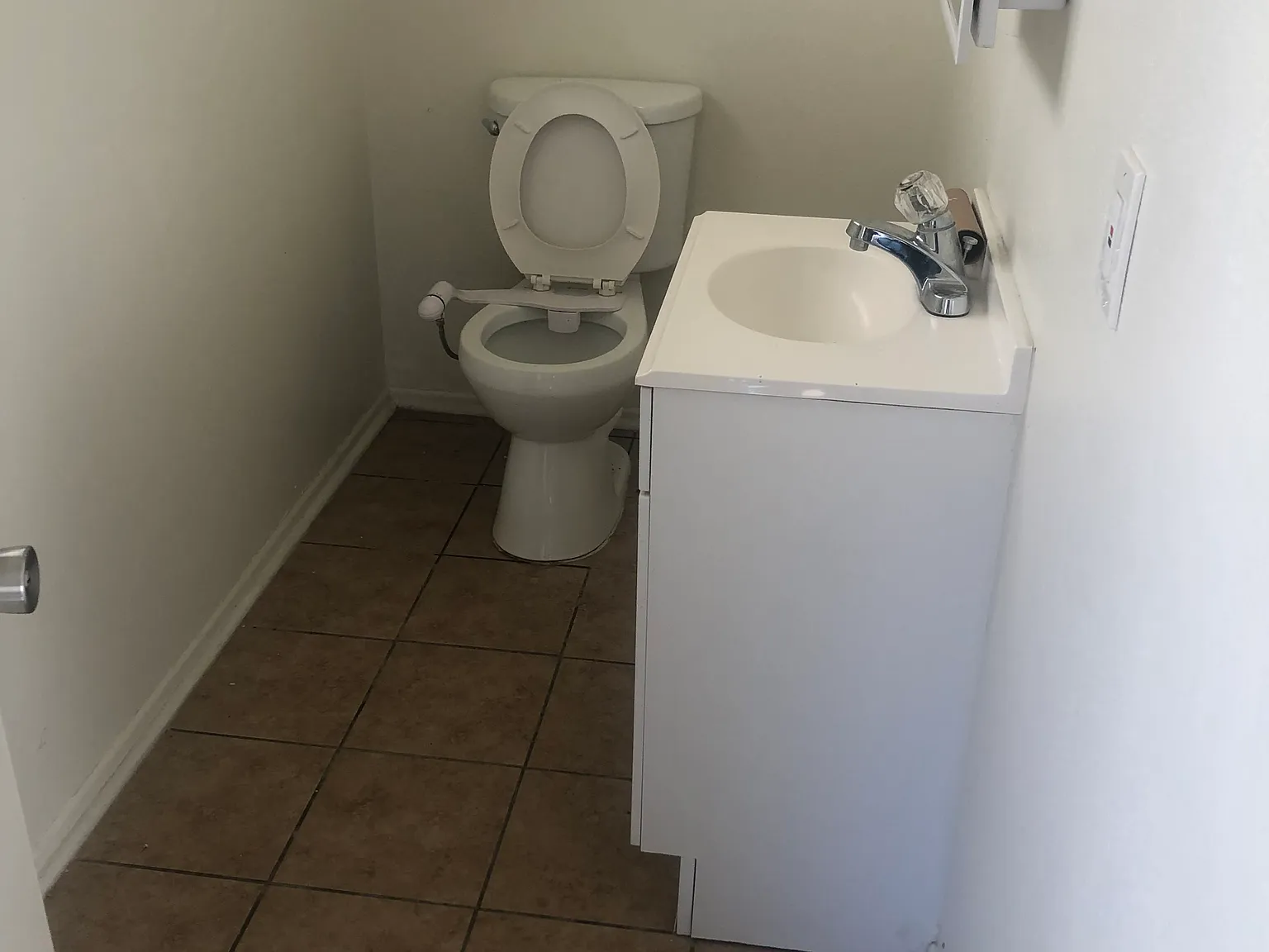 3 bed, 2.5 bath, 1700 sqft, $3,950 — Photo 2