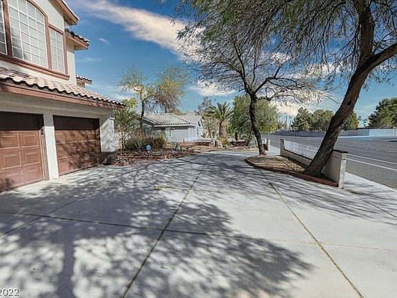 5th image of 884 E Robindale Rd