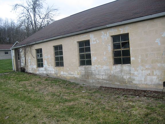 5th image of 125 Snyder Street