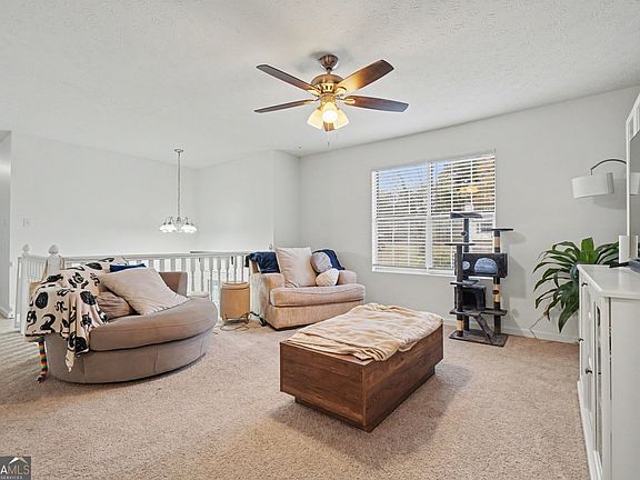 4th image of 188 Pilgrim Ln