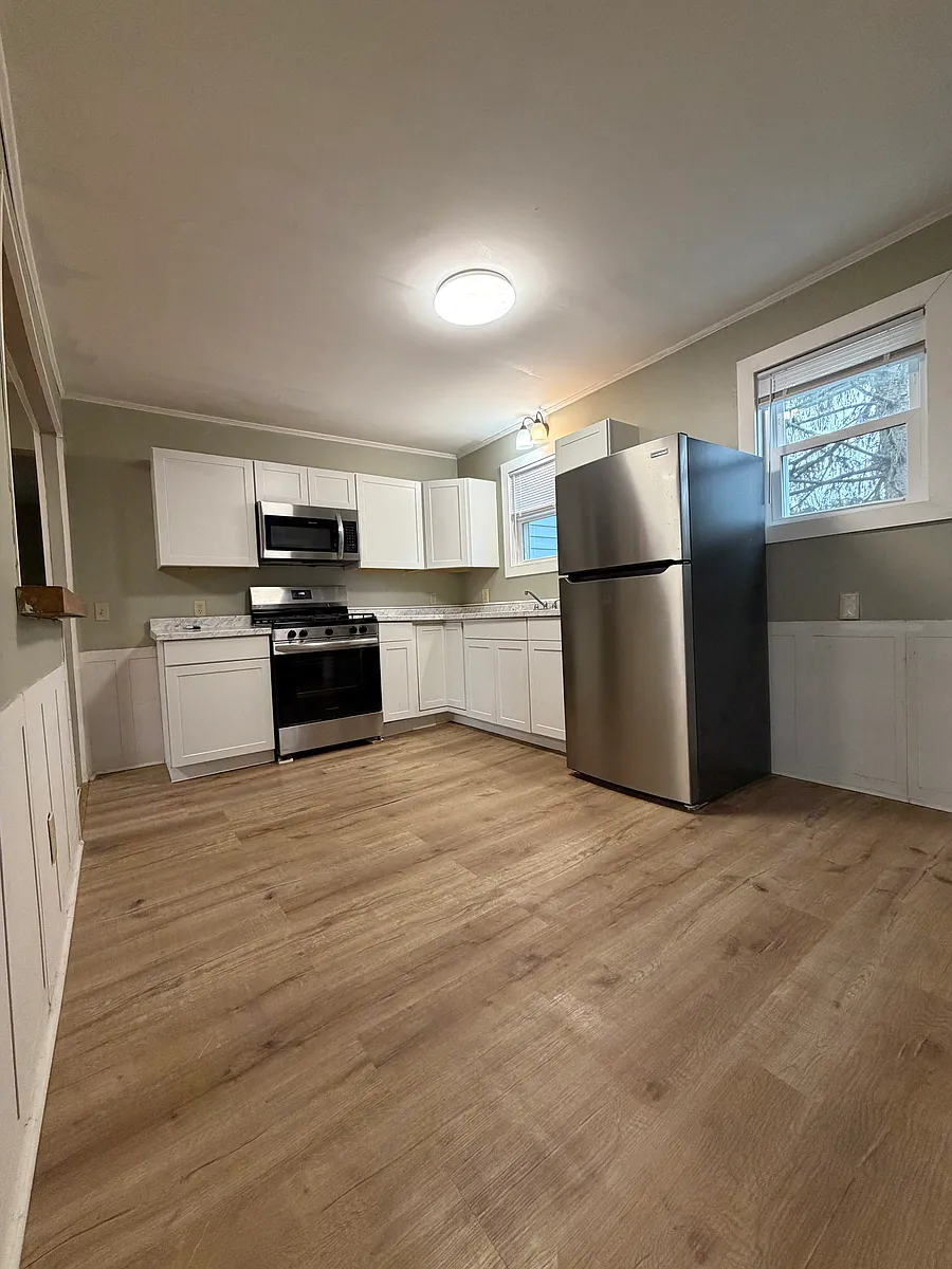 Building Photo - 20 Baldwin Ave #1