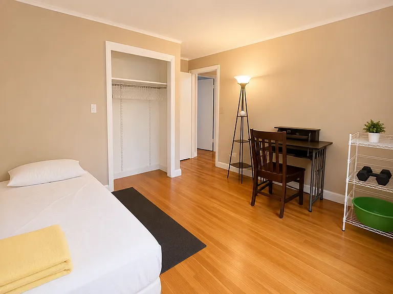 53 Lionel Ave #F — Photo 8