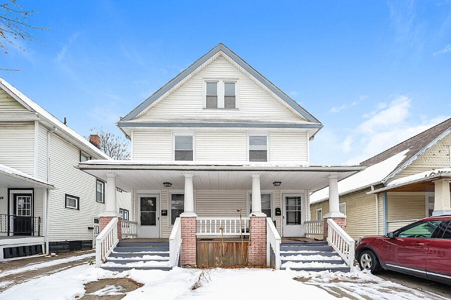 1st image of 3870 W 19th St #Up-2