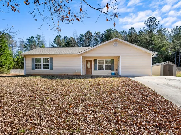 851 Louie Ln, Seneca, SC 29678