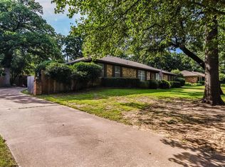609 Queens Rd, Denison, TX 75020