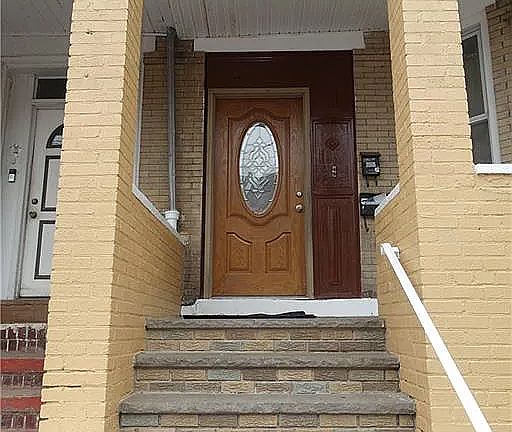 3rd image of 553 Ashford St