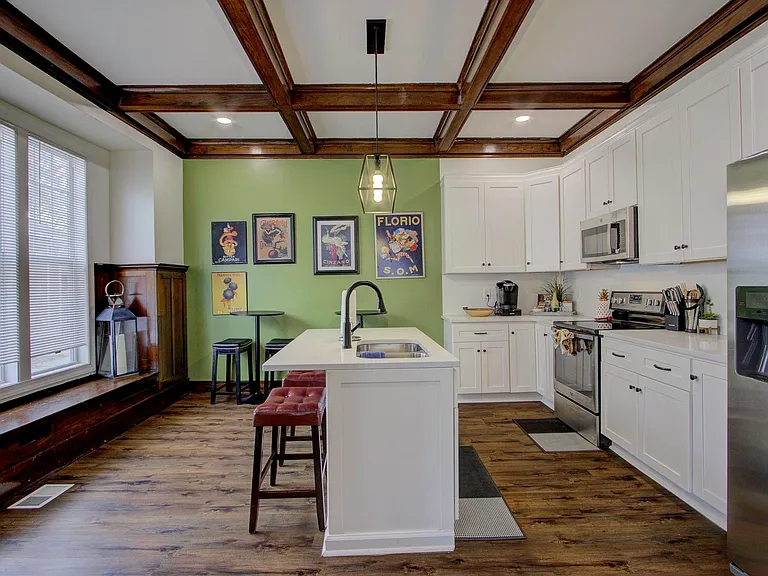 1855 Oliver Ave — Photo 25