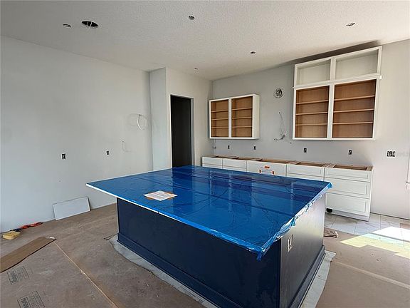 4th image of 9725 Macbride Dr