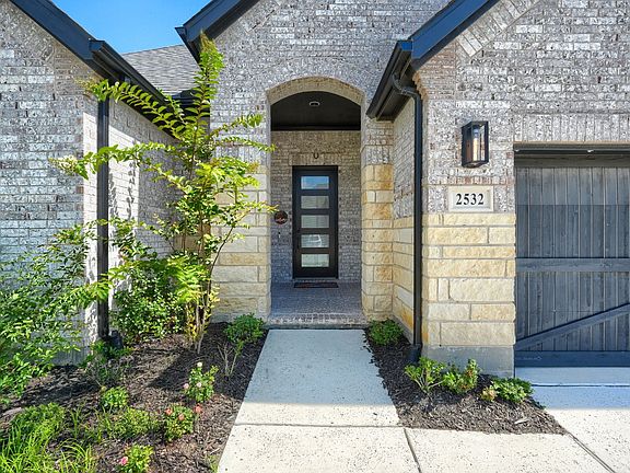 2nd image of 2532 Blackpool Ct