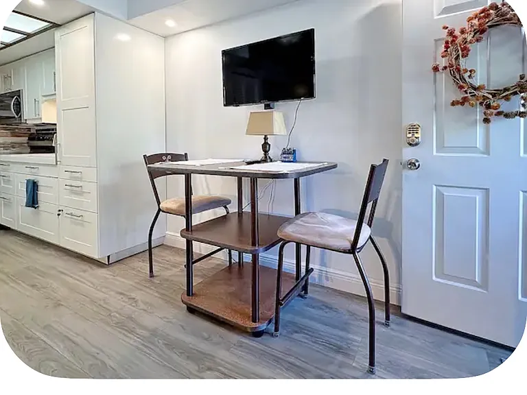 20800 River Dr — Photo 1