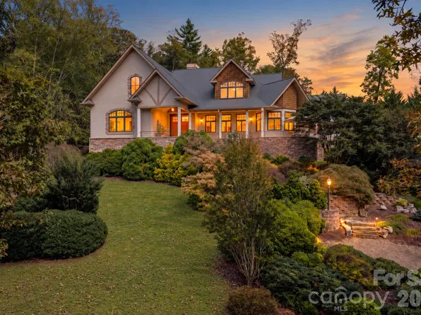 211 S Plains Dr, Asheville, NC 28803