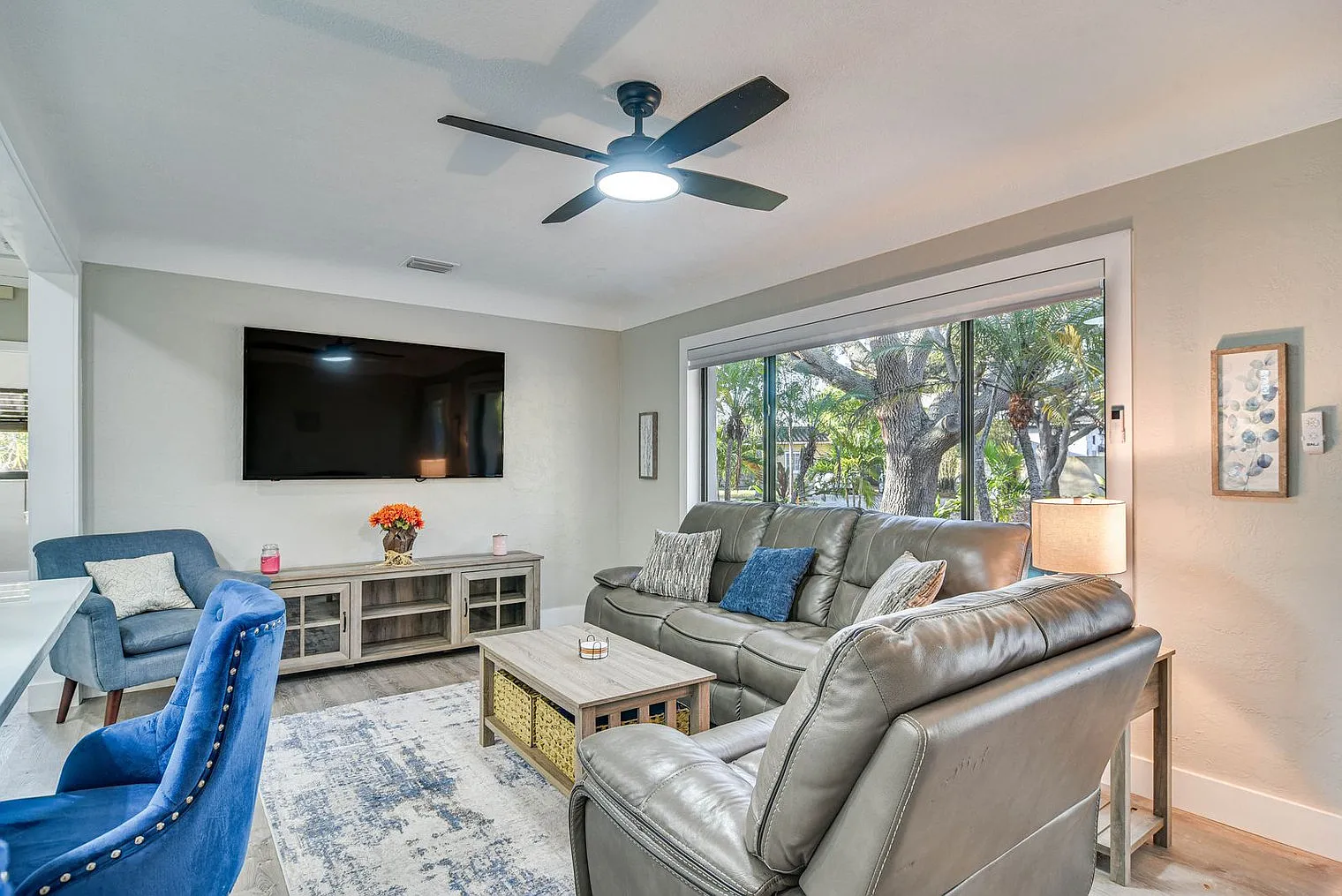 3 bed, 2.0 bath, 1614 sqft, $5,056 — Photo 2