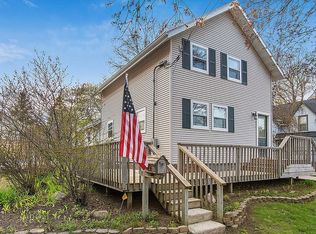 712 N 6th St, Manitowoc, WI 54220