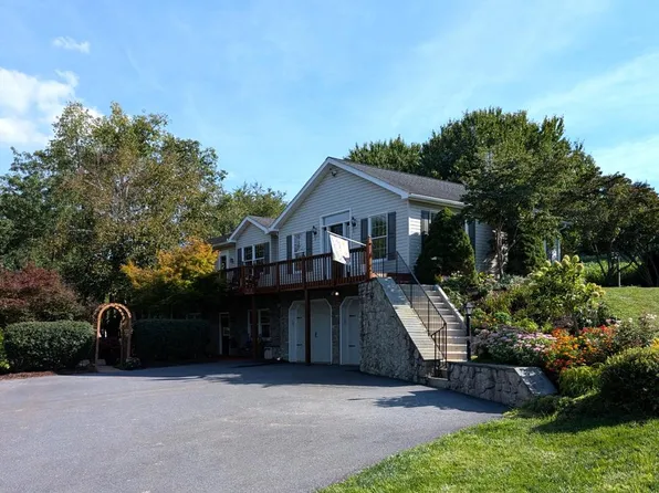 3701 Elizabethtown Rd, Manheim, PA 17545