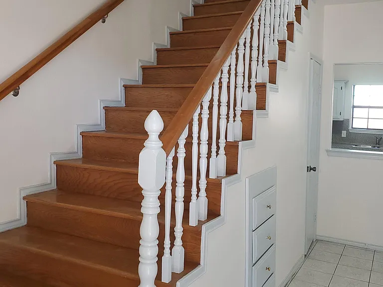 2704 Melanie Dr — Photo 3