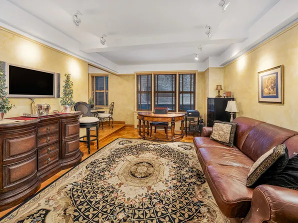 123 East 37th Street image 1 of 10