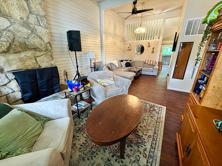 2506 University Dr — Photo 3
