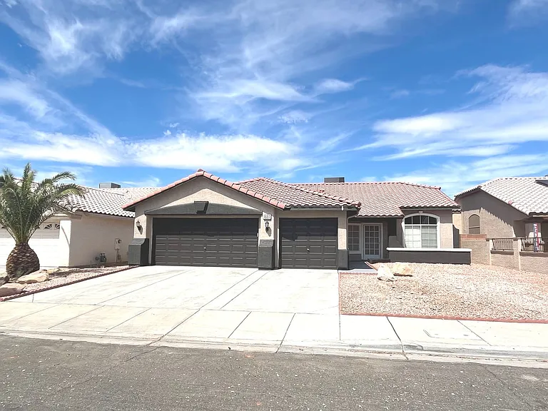 1667 Tangerine Rose Dr — Photo 3