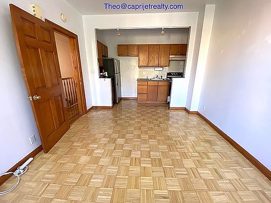 4th image of 538A Leonard St Floor 2