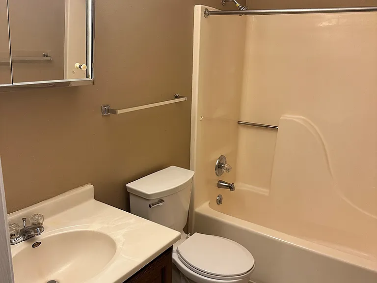 325 Suppiger Way — Photo 7
