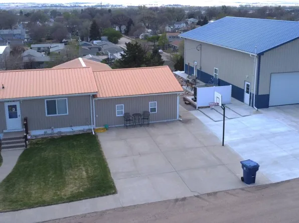 712 W 11th St, Ogallala, NE 69153