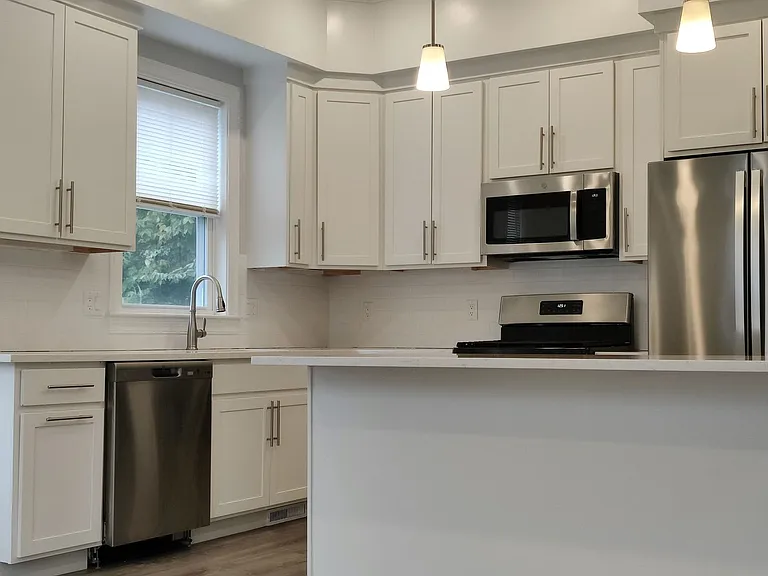 135 Franklin St #1 — Photo 9