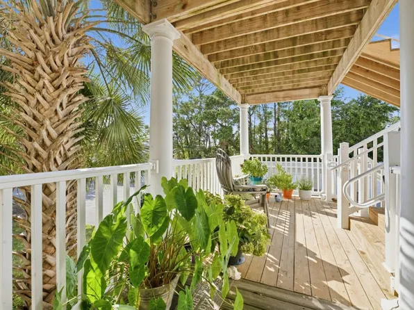 4132 Vanessa Dr, Southport, NC 28461