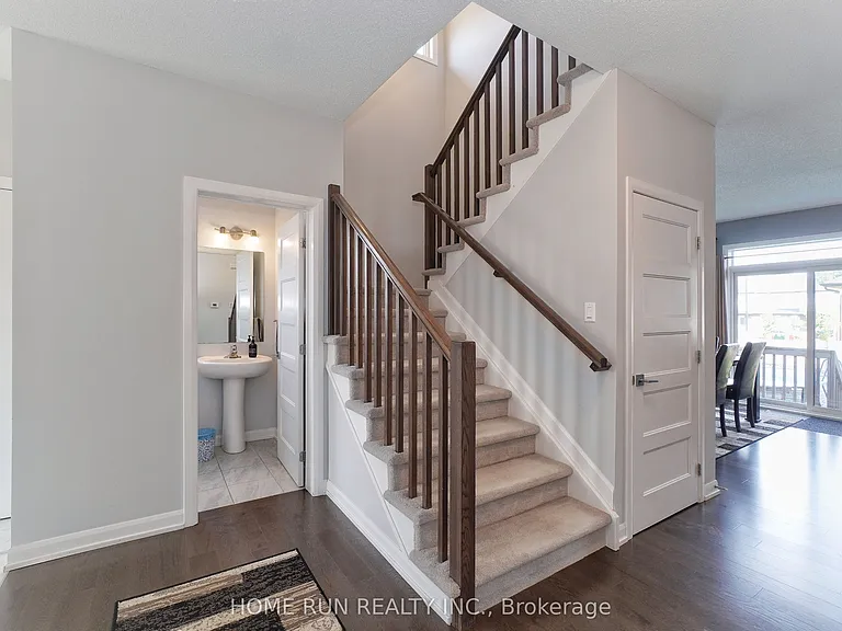 282 Nelson St E — Photo 20