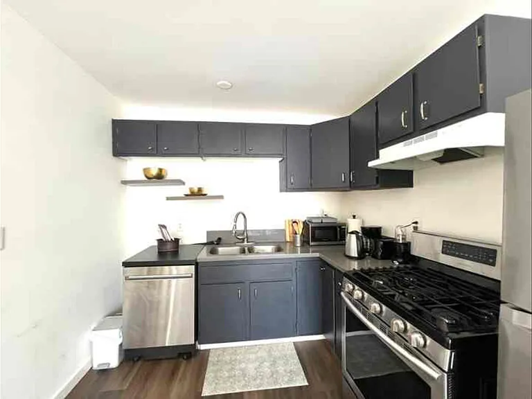 Helms Ave — Photo 8