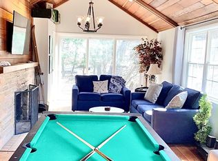 777 Geneva Ln, Fontana, WI 53125