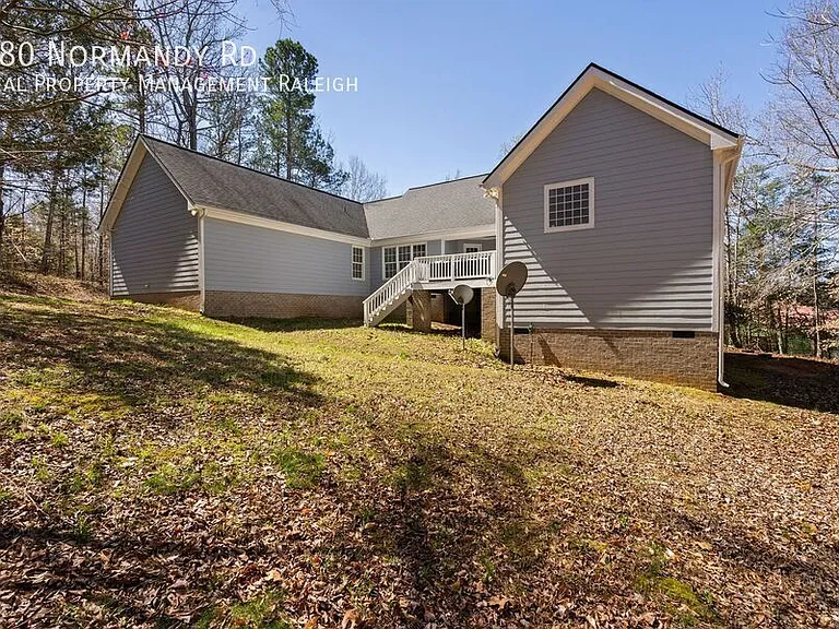180 Normandy Rd — Photo 36
