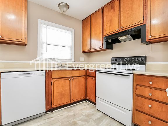 4th image of 2407 Phoenix Dr