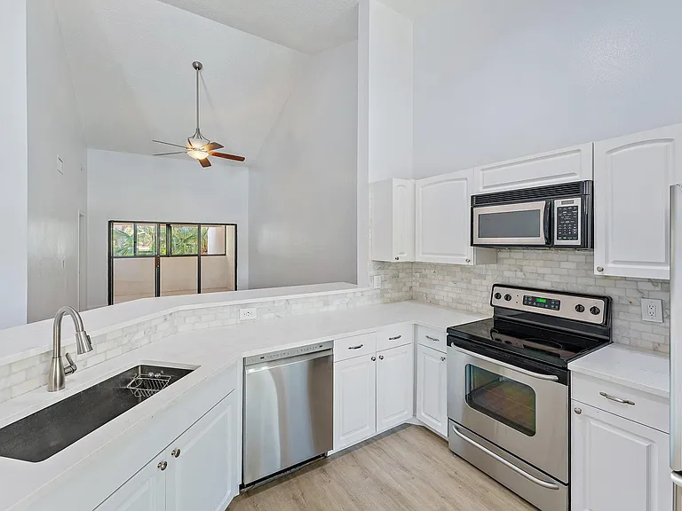 204 Sea Oats Dr #G — Photo 11