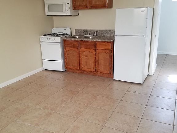 3rd image of 509 Hyde Park Pl APT 8