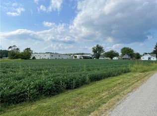 S 4th St, Marshall, IL 62441