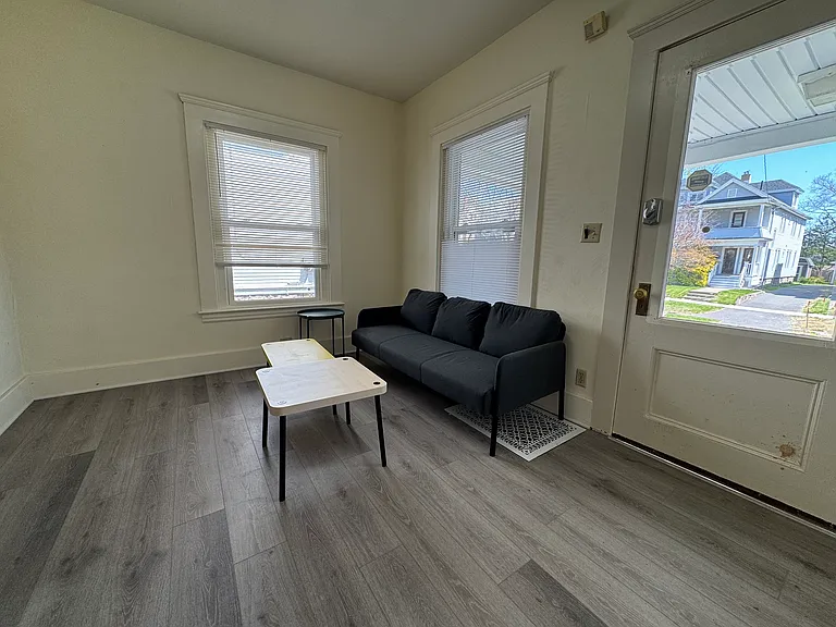 130 Roosevelt Ave #5 — Photo 7