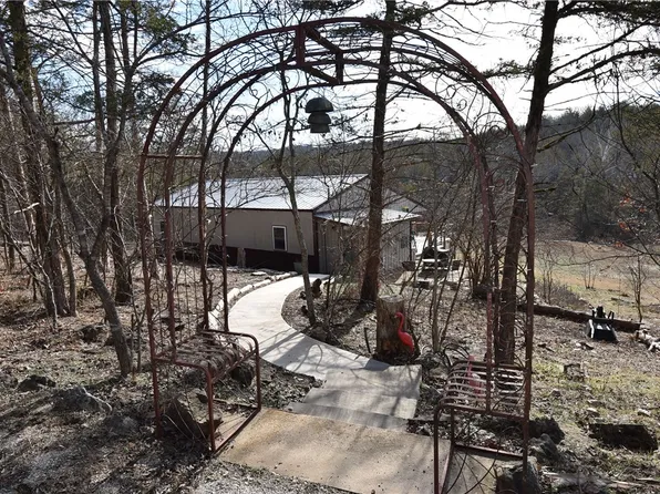 655 Flamingo Ln, Holiday Island, AR 72631