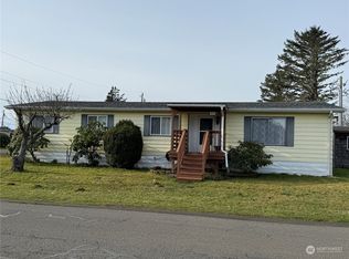 711 Washington Ave S, Long Beach, WA 98631