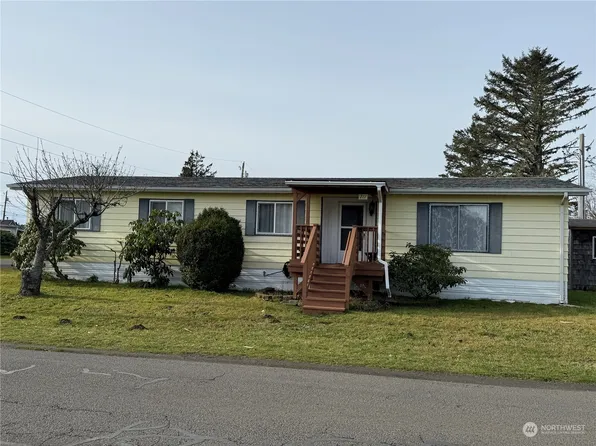 711 Washington Avenue S, Long Beach, WA 98631