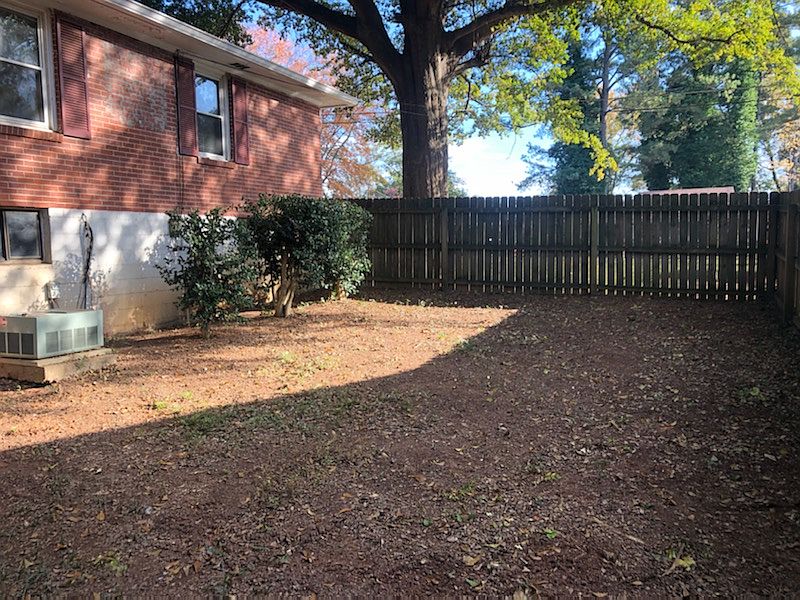 2nd image of 585 Kennesaw Dr SE