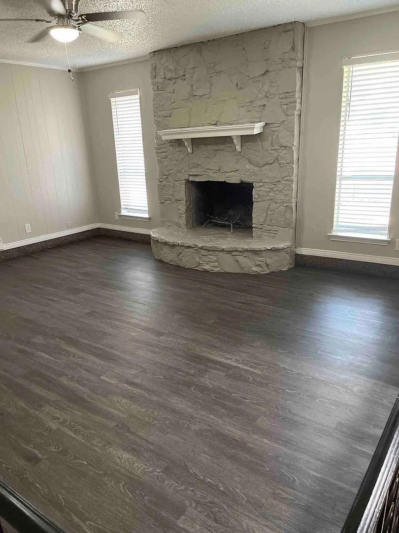 114 Shadybrook Desoto, Texas — Photo 3