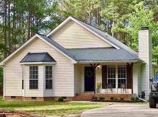 7008 Lazy Breeze Cir, Youngsville, NC 27596