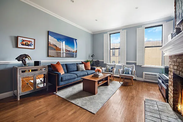 Sold by Sotheby's International Realty | media 1