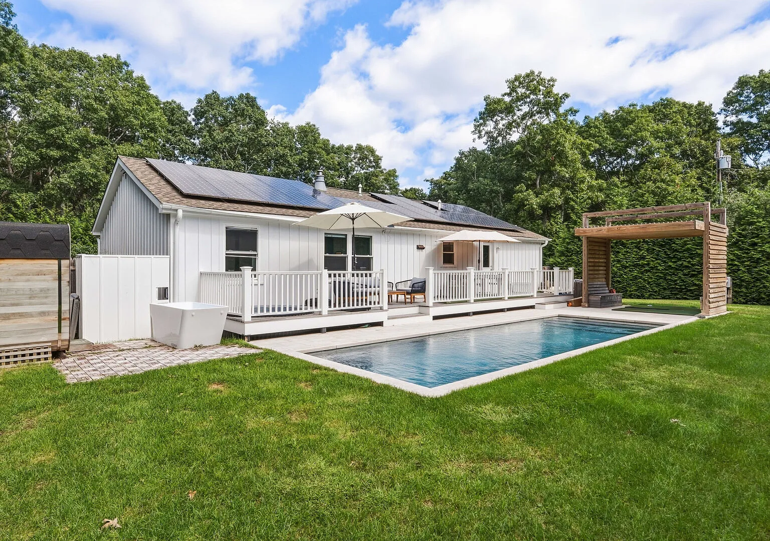 Beautiful retreat with a heated pool, sauna, & modern interiors — Photo 1