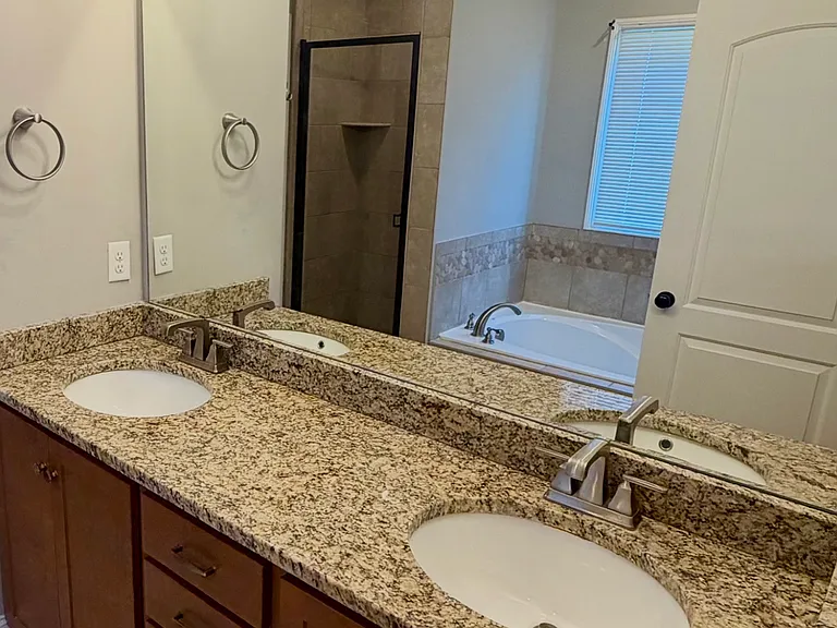 2651 Royal Ct — Photo 12